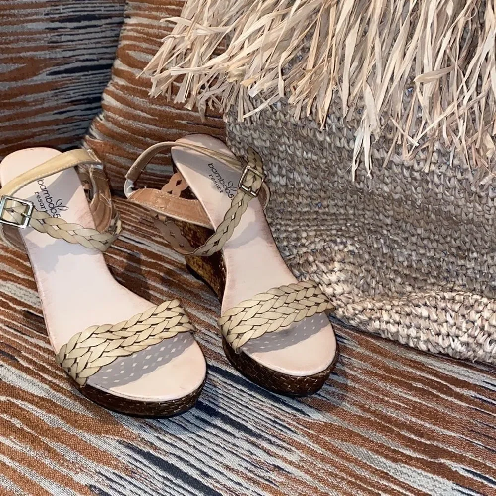 Bundle of bag / sandals heels platform size 7